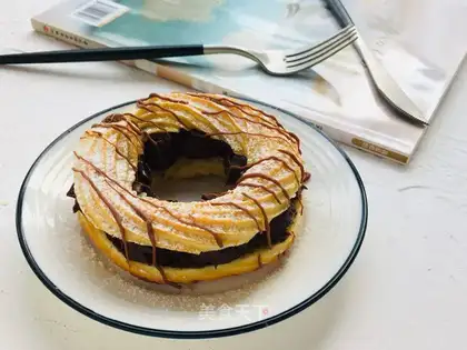Coco Wheel Puff