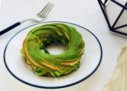 A tea truck wheel puff