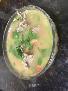 Tomato beef soup