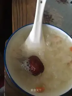 Silver-eared date soup