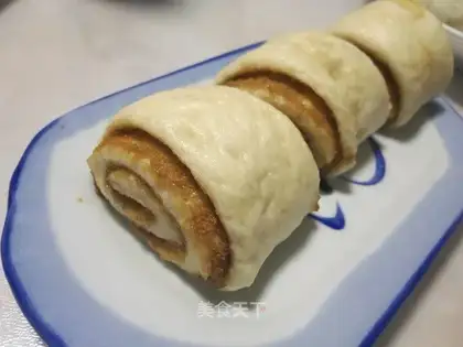 Sesame sauce and sugar rolls