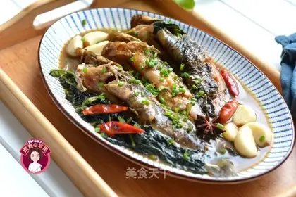 Red-fried fish