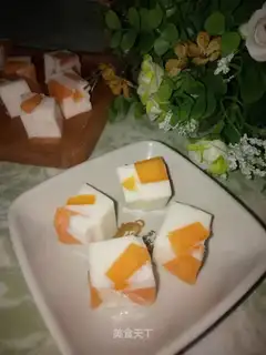 Cucumber milk jelly