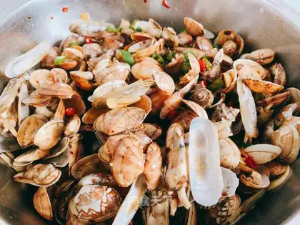 Spicy water and seafood