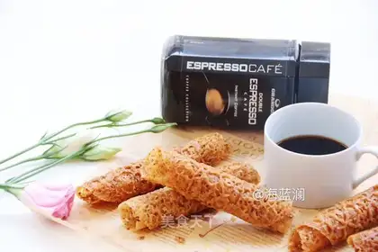 A beehive coffee roll