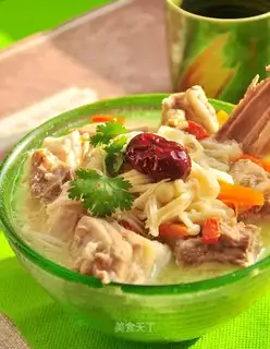 Sheep chops, golden mushrooms
