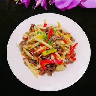Piper pepper with fried chicken
