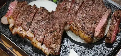 Cold steak with oil