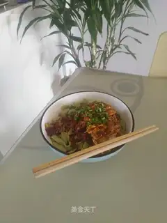 Fish egg pea noodles