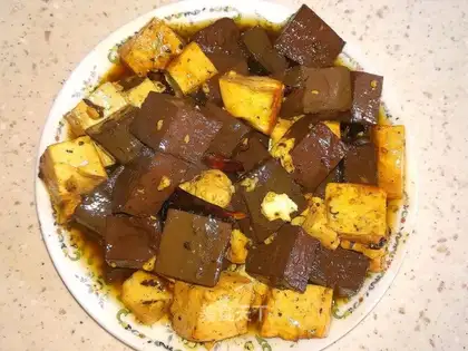 Spicy red and white tofu