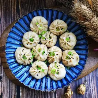 Spicy meat buns