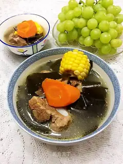 Sea belt bone soup