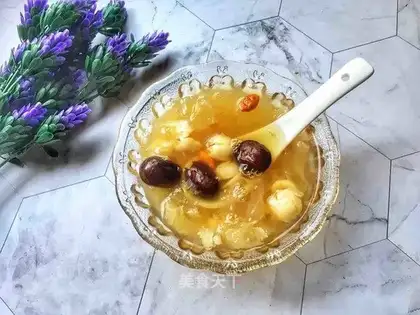 Silver Ear Lotus soup
