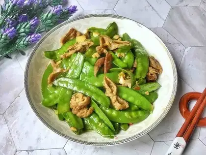 Dutch beans and pig sausages