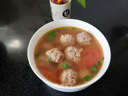 Tomato beefball soup