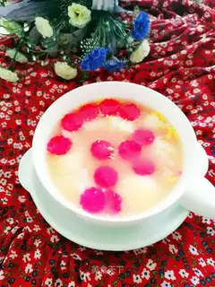 Boiled eggs with flamingos
