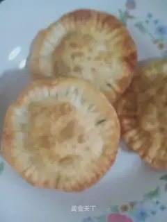 A dumpling-coated box