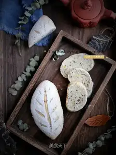 Black sesame grain bread
