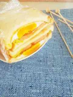Lazy breakfast sandwich