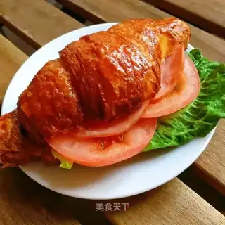 A croissant sandwich