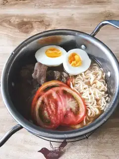 Fat cow tomato noodle
