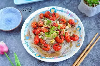 A lobster-tail garlic fan