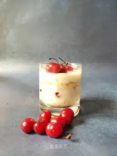 Yogurt cherries cake