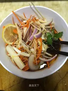 Squirming squid