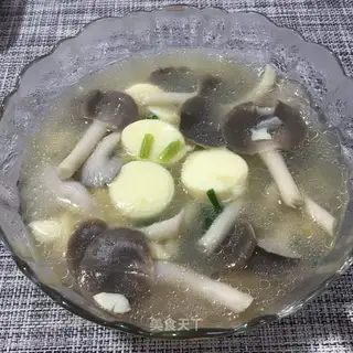 Jelly tofu mushroom soup