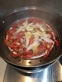 Vacuate the lobster