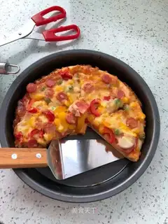Scribble bacon pizza