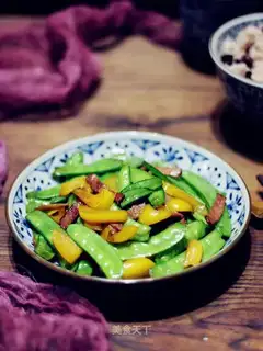 Bacon fried Dutch beans
