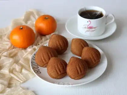 Madeline the Cinnamon Chestnut