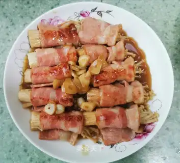 Bacon pins and mushrooms
