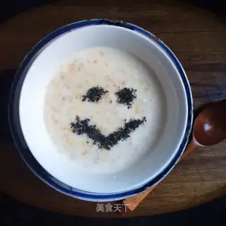 Black sesame milk oatmeal