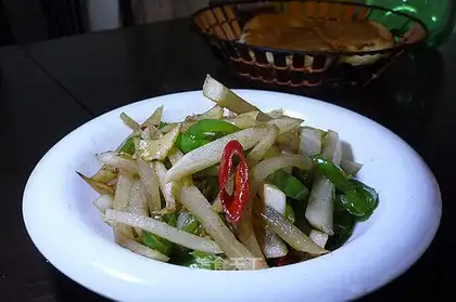 Shredded radish with double pepper