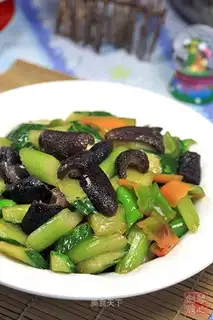 stir-fried sea cucumber with mixed vegetables in oyster sauce