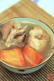 Pork Hand Soup with Five Fingers and Peaches