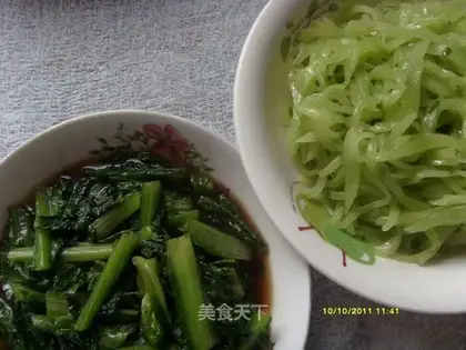 Eat both lettuce
