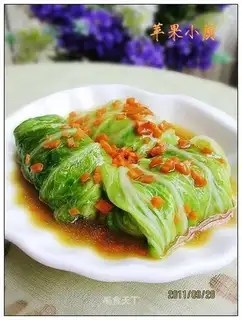 Chinese cabbage and tofu buns