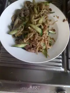 stir-fried beef with mushroom