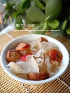 Hawthorn and tremella soup