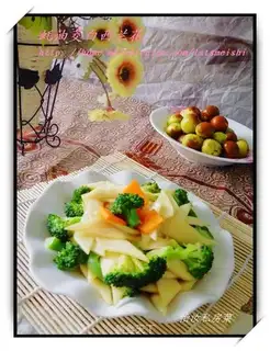 Zizania and broccoli in oyster sauce