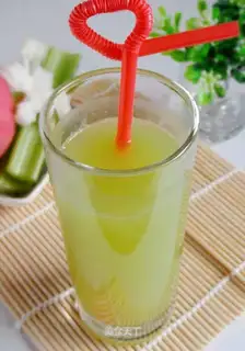 Celery apple juice