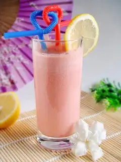 Tomato and lemon bubble drink