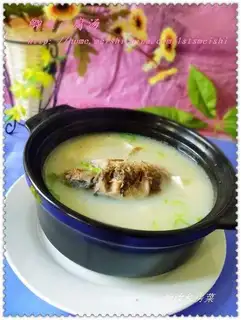Crucian carp tofu soup