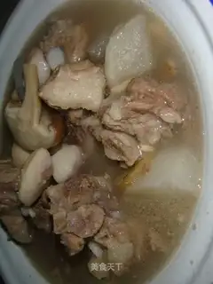 Ribs and water chestnut soup