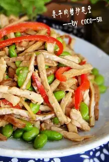 Fried edamame with shredded pork and shredded edamame