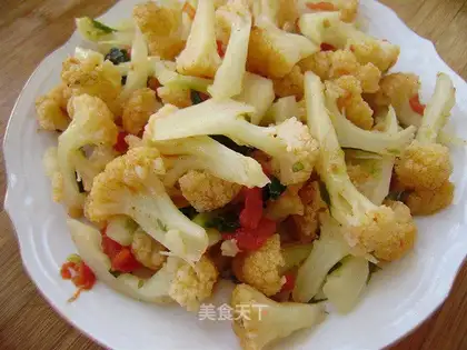 stir-fried cauliflower with tomatoes