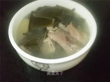 Kelp pork ribs soup